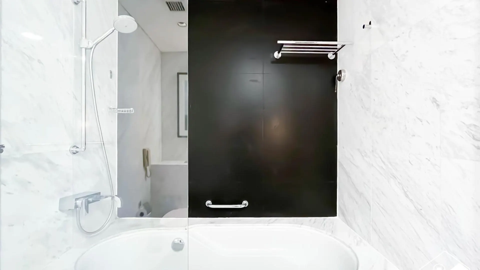 Apartment Burj Khalifa View Suite Steps From Dubai Mall